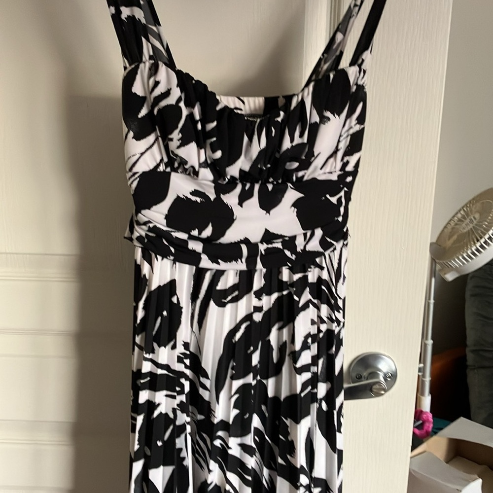 eUC black and white floral abstract party dress size small